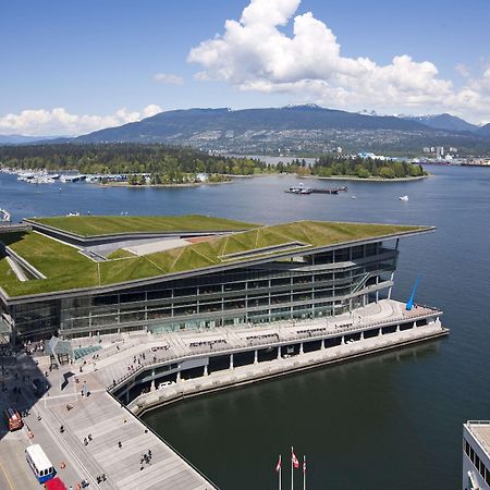 Fairmont Waterfront Hotel Vancouver Exterior photo