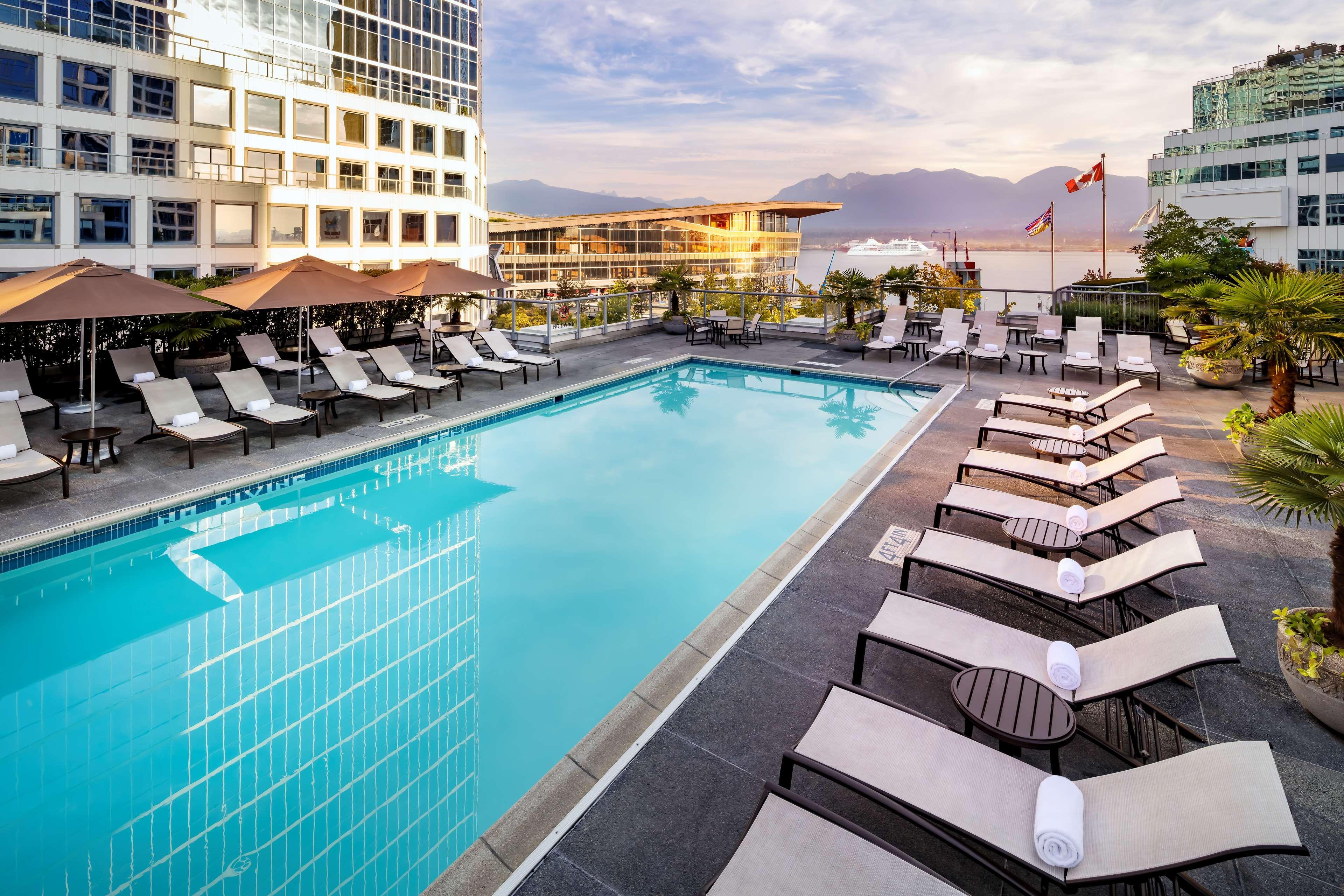 Fairmont Waterfront Hotel Vancouver Exterior photo