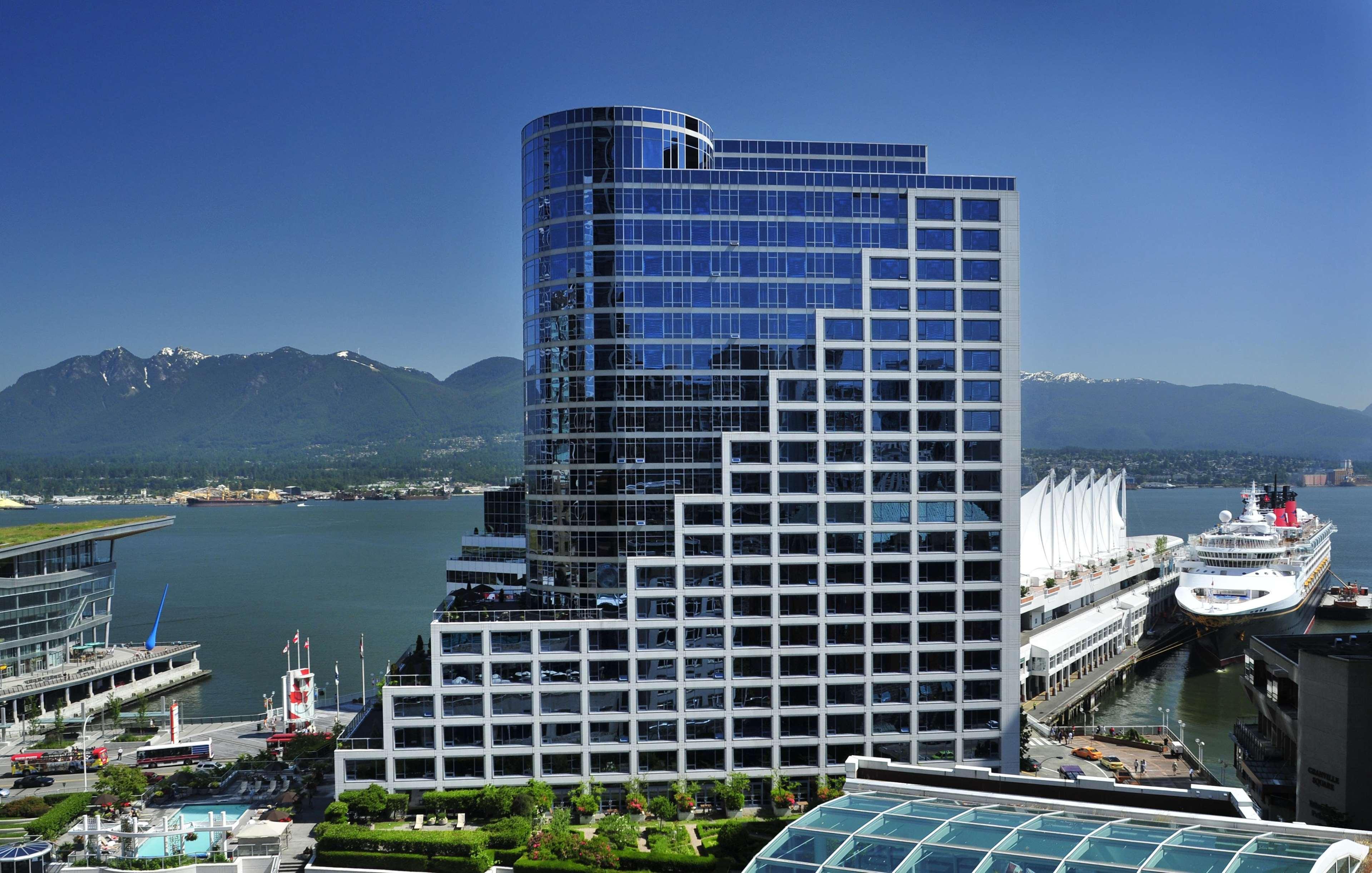 Fairmont Waterfront Hotel Vancouver Exterior photo