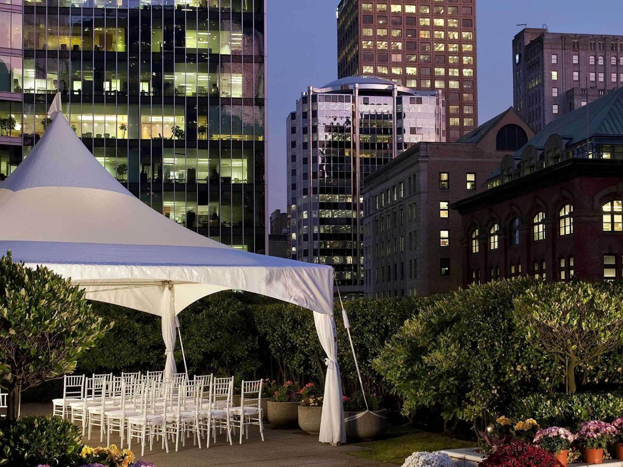 Fairmont Waterfront Hotel Vancouver Exterior photo