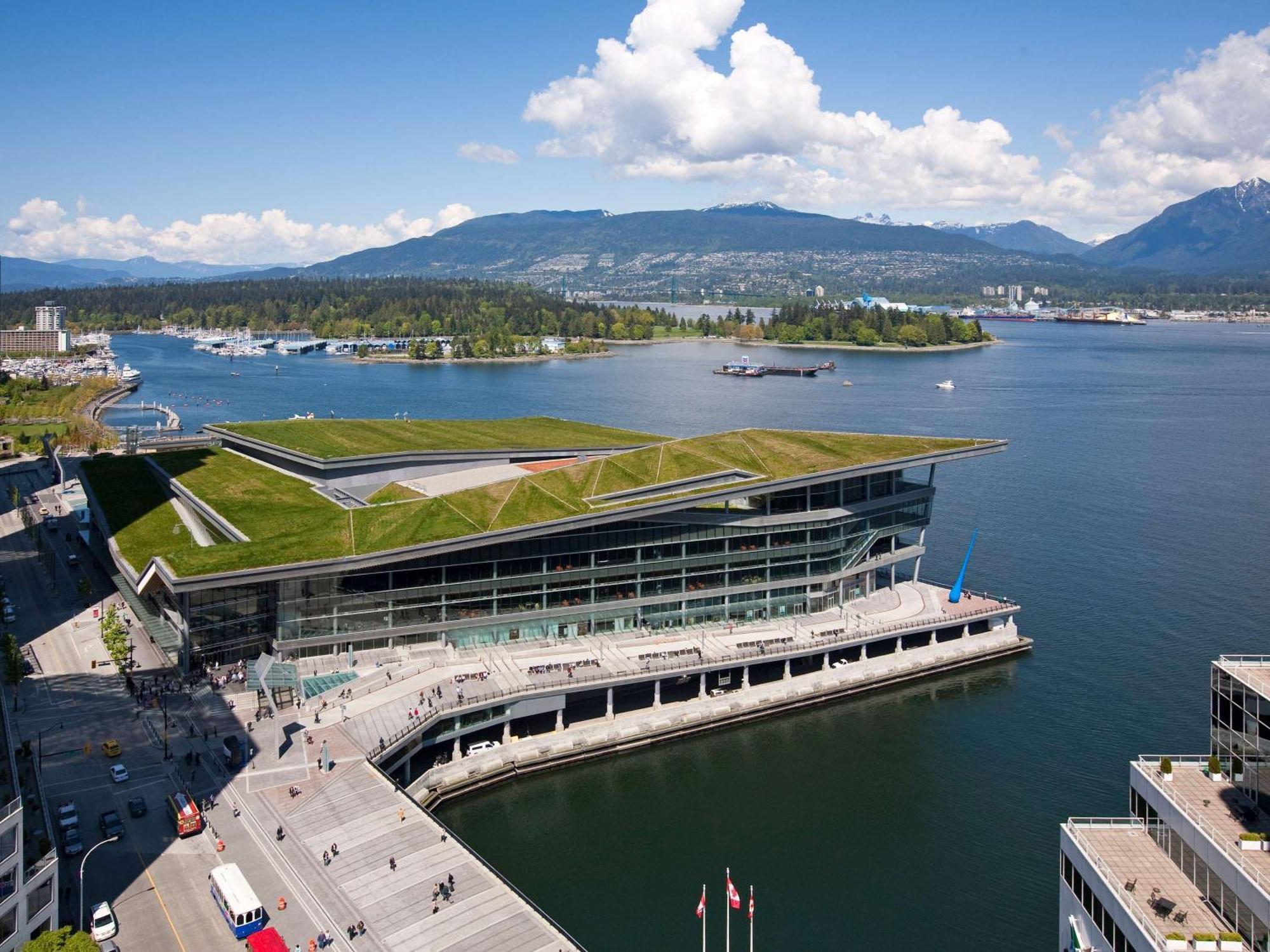 Fairmont Waterfront Hotel Vancouver Exterior photo