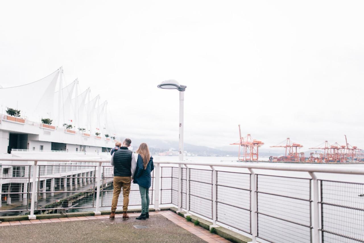 Fairmont Waterfront Hotel Vancouver Exterior photo